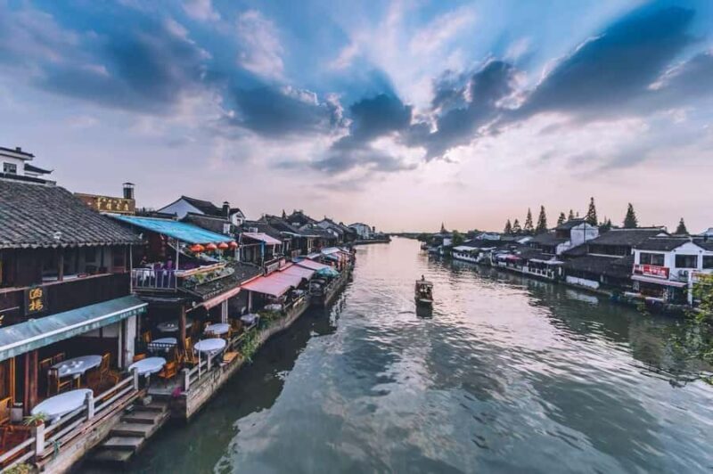 Spanish tour to Zhujiajiao with cruise and lunch - Discovering Zhujiajiao: The Water Town of Shanghai
