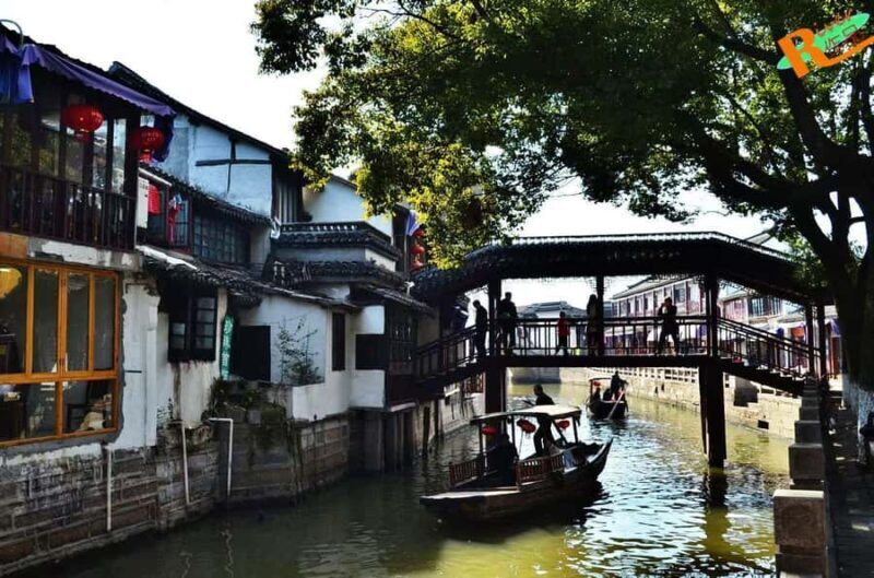 Spanish tour to Zhujiajiao with cruise and lunch - Good To Know