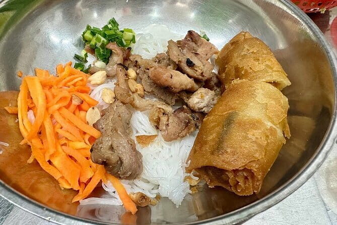 Special Sai Gon Motorbike by Night Street Food Tour - What Travelers Can Expect from This Experience