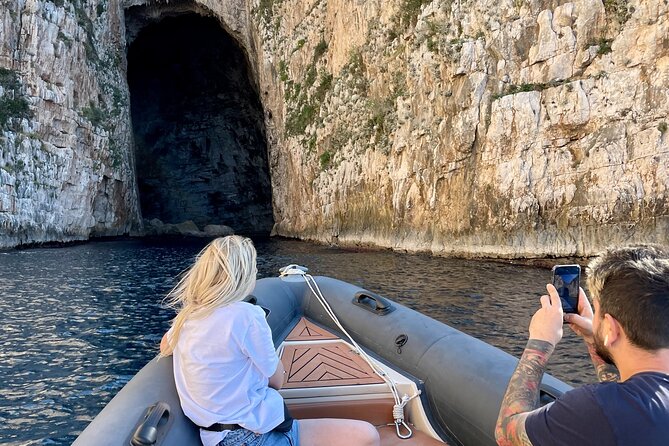 Speed Boat Tour to National Park and Grama Bay - Logistics Information