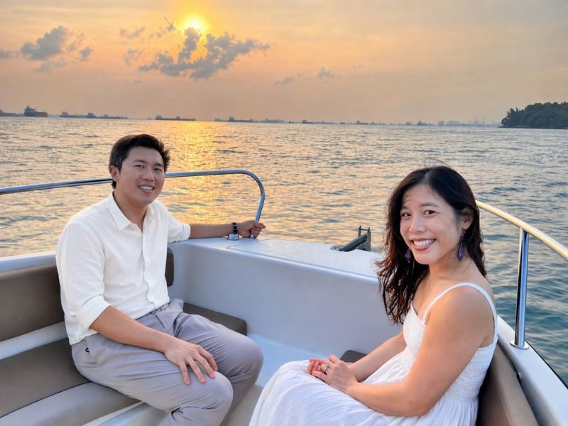 Speedboat Cruise & Marina Dine Adventure by YachtCruiseSG - From the open water to ONE°15 Marina