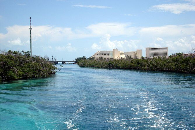 Speedboat tour in Cancun with snorkel and sightseeing in manglars - FAQ