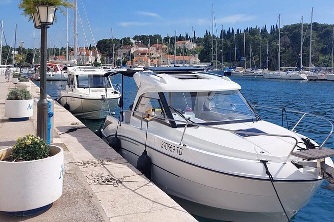 Speedboat Transfer From Hvar Town (Water Taxi Transfer) to Airport Split - Good To Know