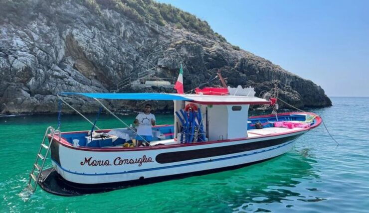 Sperlonga: Boat Tour to Gaeta With Pizza and Drinks - Activity Overview