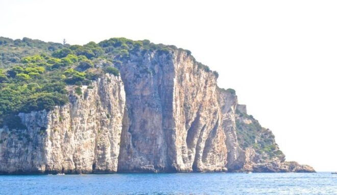Sperlonga: Private Boat Tour to Gaeta With Pizza and Drinks - Important Information