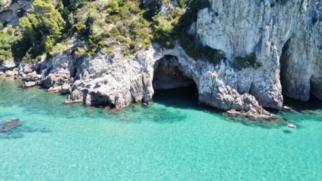 Sperlonga: Private Cruise to Discover the Seven Beaches - Languages and Features