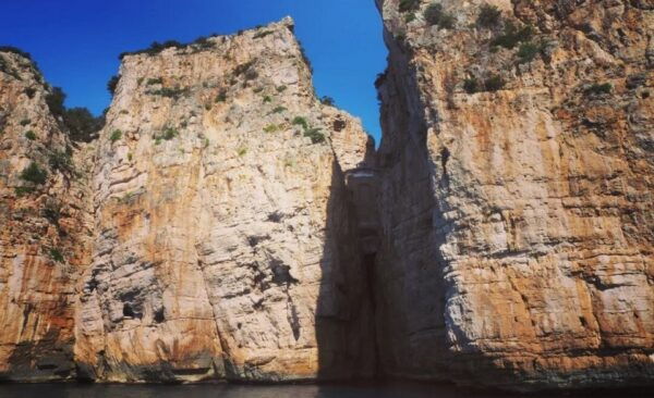 Sperlonga: Private Cruise to Discover the Seven Beaches - Location and Cancellation