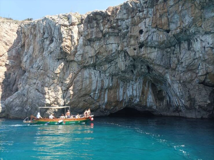 Sperlonga: Private Tour in The Grotta Azzurra - Experience Description