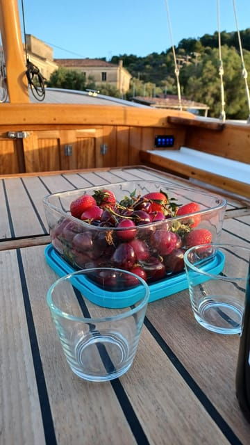 Spetses Island Boat Exploration  e-kaiki - Good To Know