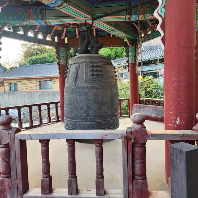 Spiritual Adventure : Into Inwangsan and Korean Shamanism - Evaluating the Value and Practical Aspects