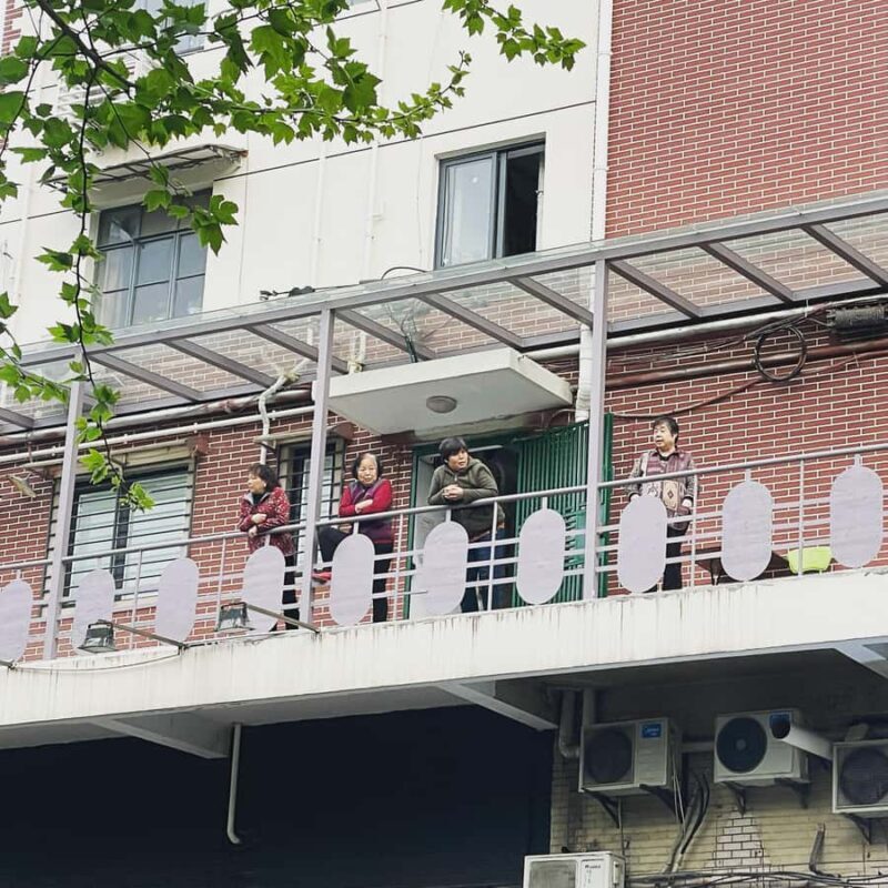 Spiritual Shanghai: Longhua Temple Tour with Food Tasting - The Longhua Temple: A Peaceful Escape in the City