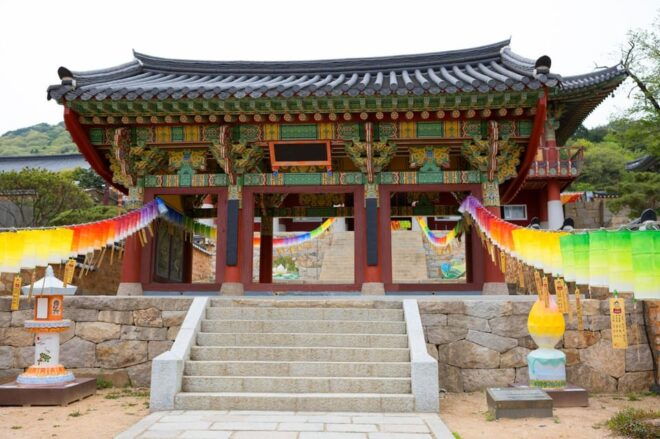 Spiritual Sojourn in Busan: Beomeosa & Hongbeopsa Tour - Booking and Pricing Details