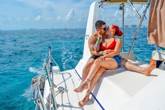 Splendid Isla Mujeres Catamaran: drinks and fun all day! - A Closer Look at the Tour Experience