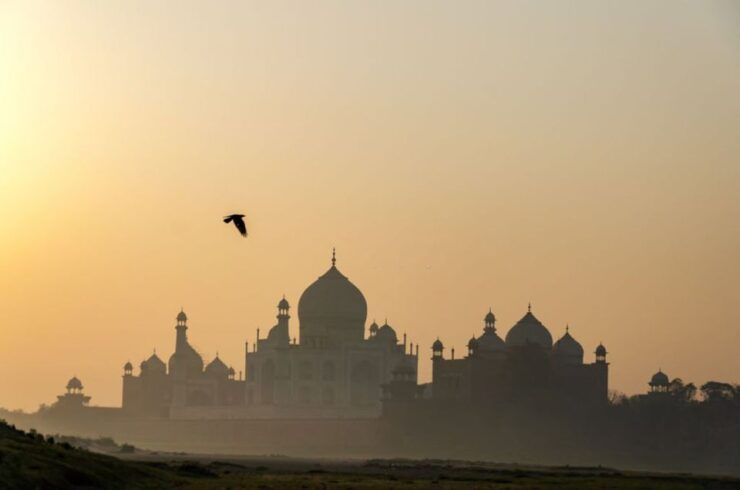 Splendor of Agra on a Day Tour by Gatimaan Train - Tour Details