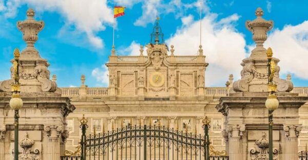 Splendor: Royal Palace Tour - Official Licensed Tour Guide