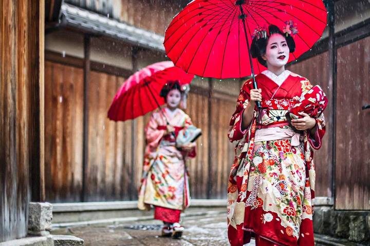 Splendours of Japan (Hiroshima, Takayama Festival) by Trafalgar - 13-Day Tour - At a glance