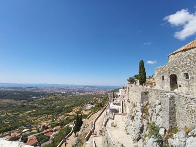 Split and Klis Fortress Day Tour From Dubrovnik! - Meeting Location and Pickup