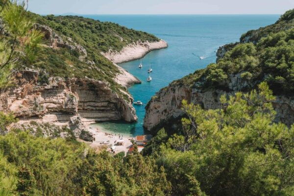 Split: Blue Cave, Hvar & 5 Islands PRIVATE Tour by Speedboat - Pakleni Islands Relaxation
