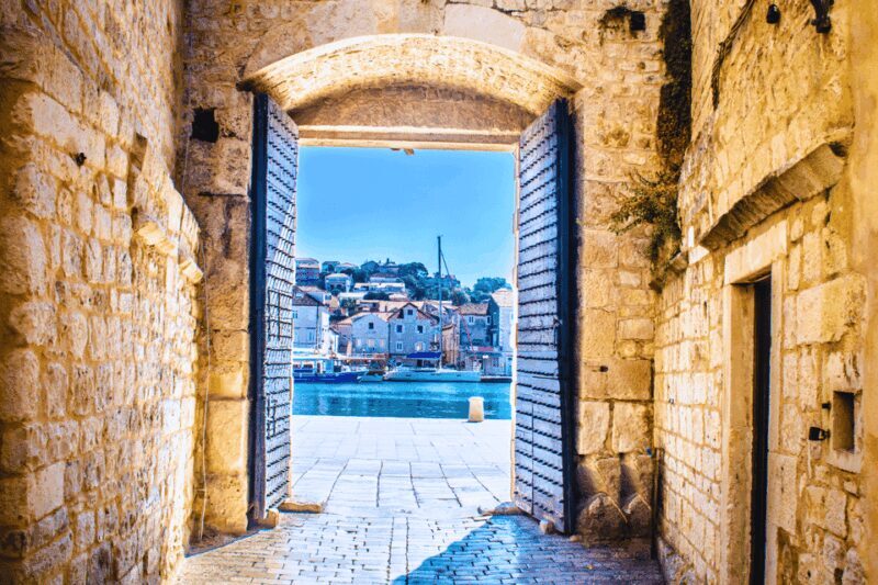 Split: Blue Lagoon & 3 Islands Speedboat Tour - Small group - The Sum Up