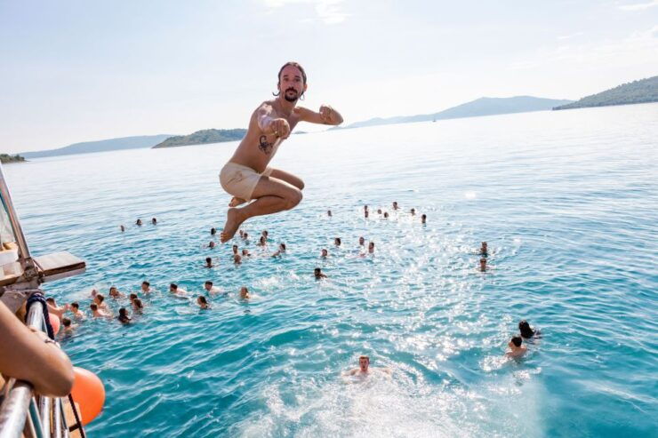 Split: Blue Lagoon Boat Party With DJs, Shots & After-Party - Experience Highlights
