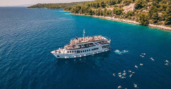 Split: Blue Lagoon, Shipwreck and ŠOlta With Food and Drinks - Frequently Asked Questions