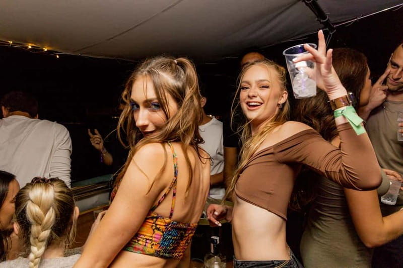 Split: Boat Crawl with Nightclub Access, Shots, & Boat Party - The Full Breakdown of the Experience  
