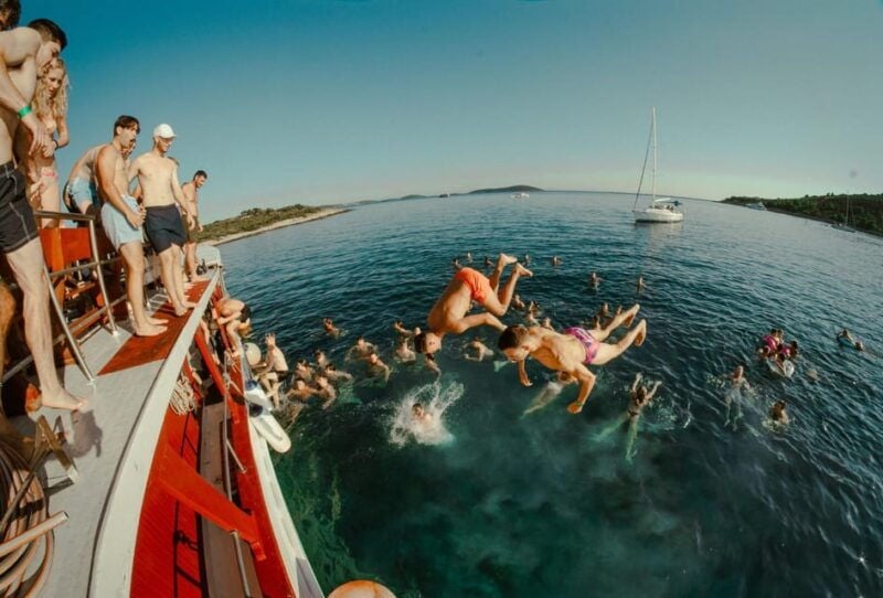 Split: Floating Festival Boat Party with Electronic Music - Good To Know