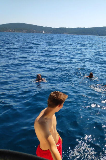 Split: Half Day Sailing Tour With Swim Stop, Snacks and Wine - Customer Feedback