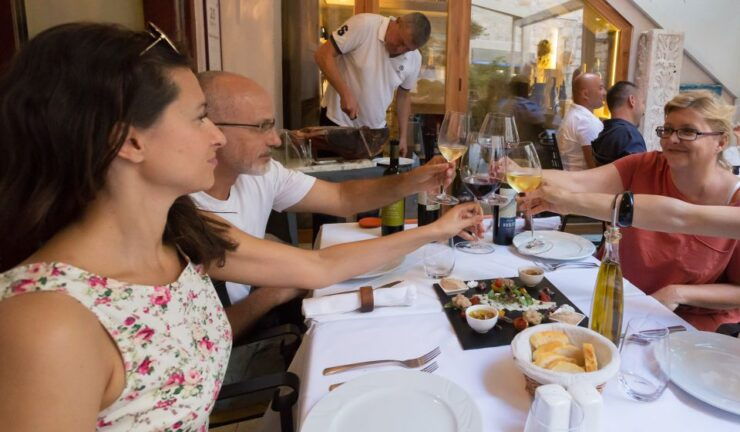 Split: Historical & Gastro Treasures Tour With Green Market - Tour Duration & Experience Highlights