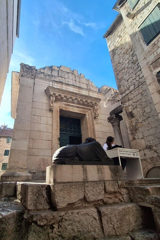 Split: History Walking Tour of the Old Town - The Palace Cellars and Hidden Stories