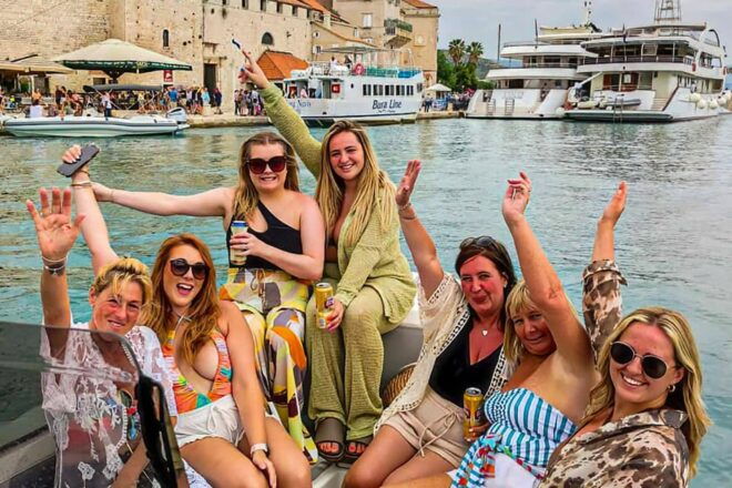 Split: Private Boat Rental - Included Features