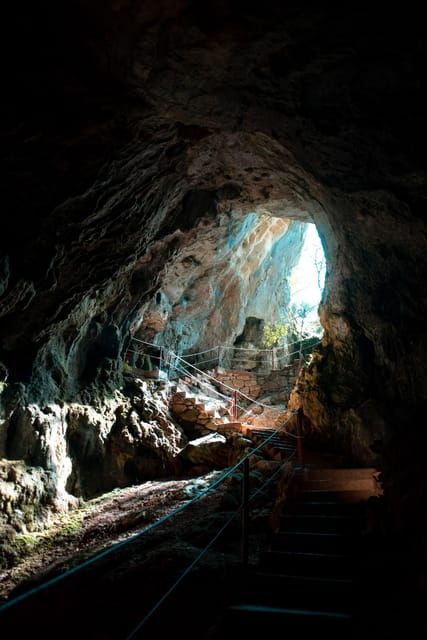 Split: Private tour to Klis Fortress and Vranjaa cave - Authentic Experiences and Insights from Reviewers