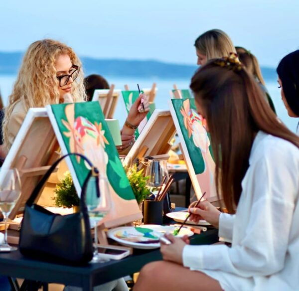 Split: Rooftop Painting- Painting on the Rooftop by the Sea. - Scenic Views and Atmosphere