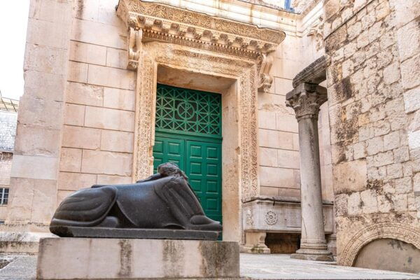 Split: Small Group Walking Tour With an Art Historian - Important Information