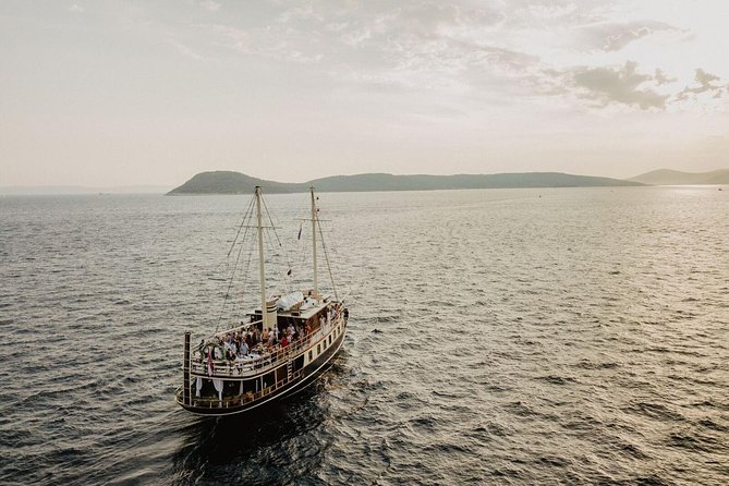 Split Sunset Cruise With Live Music - Customer Reviews