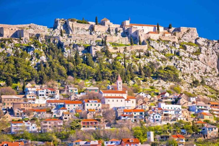 Split: Sunset Klis Fortress Bus and Walking Tour of Split - Highlights