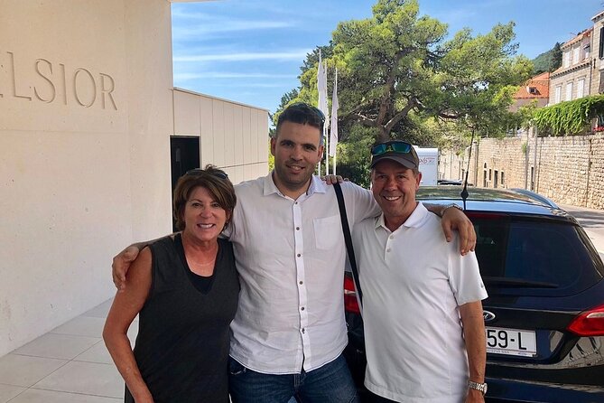 Split to Split Airport Private Transfer 1-8 Pax (Door to Door Transfer) - Service Overview