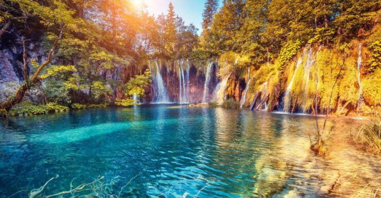 Split: Transfer to Zagreb With Plitvice Lakes Entry Tickets - Experience Highlights