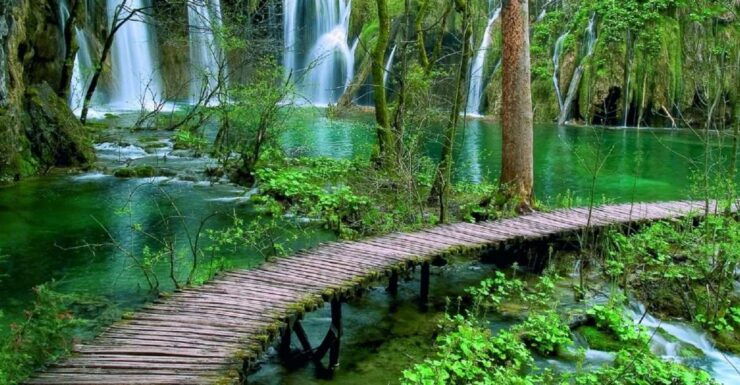 Split/Trogir to Zagreb: Private Transfer With Plitvice Lakes - Experience Highlights