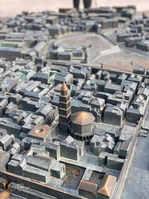 Split Walking Tour With History Professor - Booking and Cancellation Policies