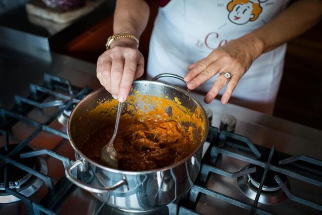 Spoleto: Market Tour and Meal at a Locals Home - Market Exploration Details