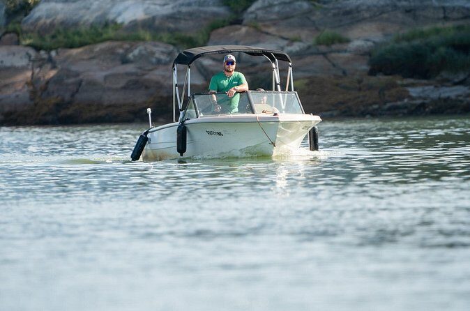 Squamish 4hr Rental 17ft Fiberglass Hourston with 70HP Engine - Practical Considerations & Tips