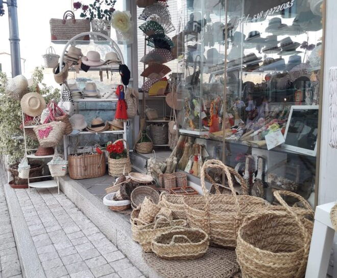 Squares and Fountains - Meeting Point