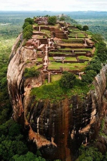 Sri Lanka 11 Days Tour With Driver, Vehicle and HB Hotels - Included Meals and Amenities