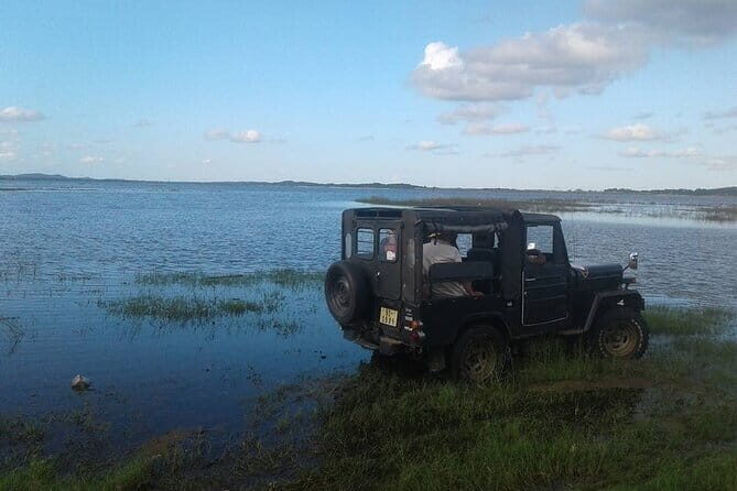 Sri Lanka 11 Days with Driver and Vehicle (Customizable) - Awe-Inspiring Natural Wonders