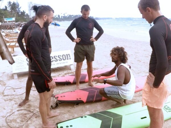 Sri Lanka: 18-DAY Surfcamp & Sightseeing Tour With Breakfast - Unique Experiences