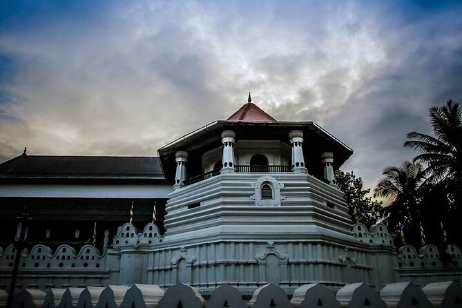 Sri Lanka 5-Day Private Car Hire With Driver-Guide - Pricing and Booking
