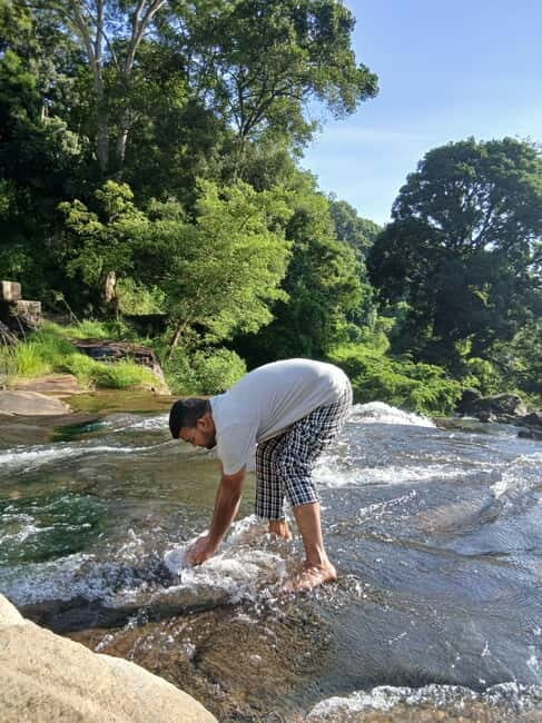 Sri Lanka: Central Province Motorbike Tour as Passenger - FAQs