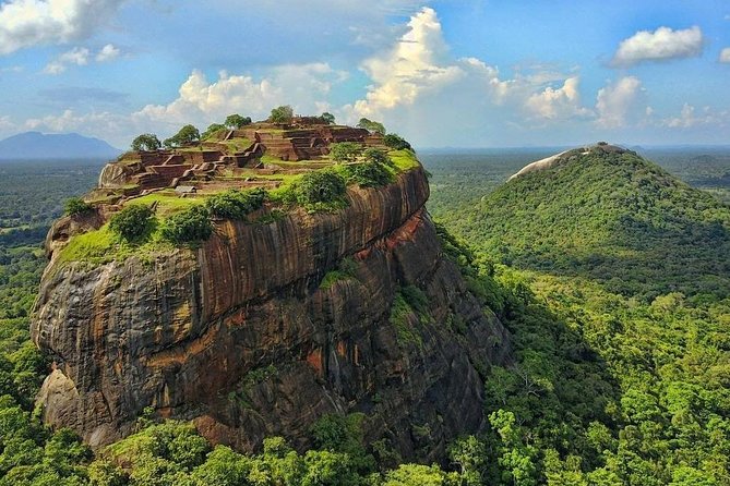Sri Lanka Highlights in 6 Days - Day 1: Arrival and Sigiriya Fortress
