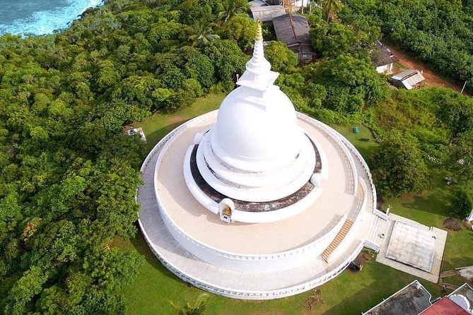 Sri Lanka Round Tour in 5 Days - Transportation and Accommodation